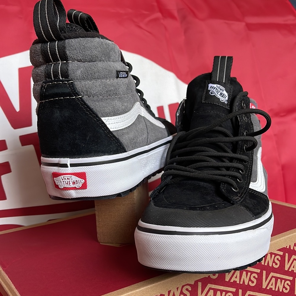 Vans WMNS Sk8-Hi Mte-2
Pewter/Black
VN0A5KYCPBQ
boots - sneakers - Picture 10 of 16
